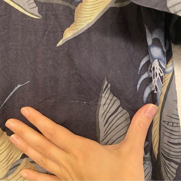Tommy Bahama vintage 100% Silk navy blue Hawaiian Tropical button up Shirt -L - Picture 9 of 9